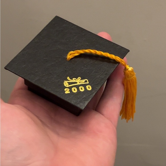 BN 14k 2000 Graduation pendant - Picture 5 of 5